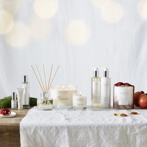 Pomegranate Medium Botanical Candle - Room Fragrances